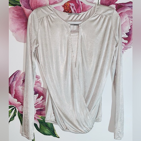 𝗧𝘂𝘇𝘇𝗶|𝐍𝐰𝐨𝐭|𝑮𝒐𝒍𝒅 𝑪𝒉𝒂𝒎𝒑𝒂𝒈𝒏𝒆, 𝑺𝒑𝒂𝒓𝒌𝒍𝒊𝒏𝒈 𝑩𝒍𝒐𝒖𝒔𝒆 - Picture 1 of 10